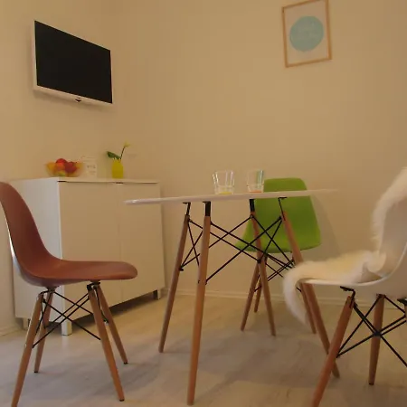 Candy Ap.-near Center,bus,beach+free Parking Place