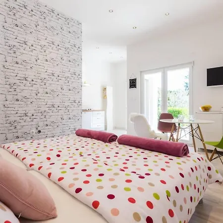 Candy Ap.-near Center,bus,beach+free Parking Place Appartement *