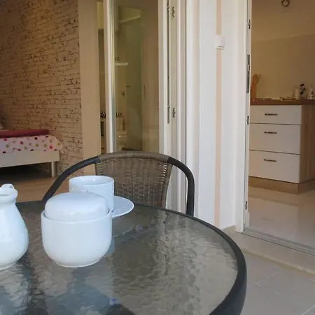 Candy Ap.-near Center,bus,beach+free Parking Place Appartement