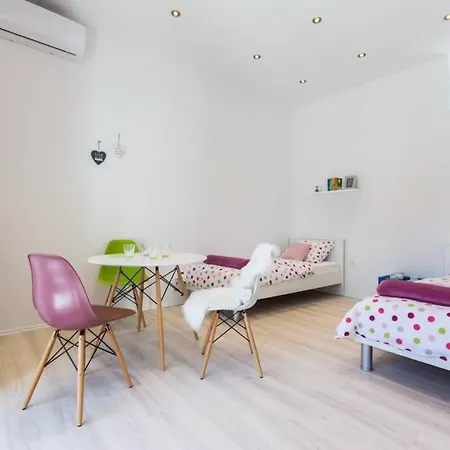 Candy Ap.-near Center,bus,beach+free Parking Place Zadar