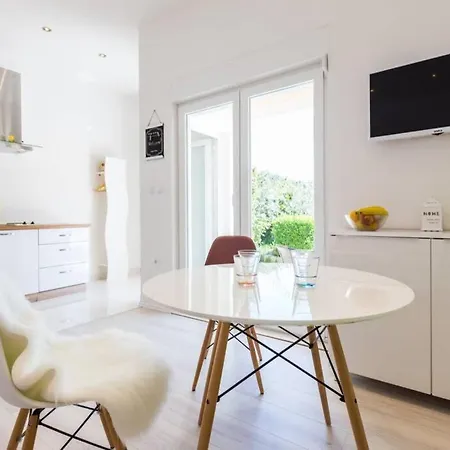 Apartament Candy Ap.-near Center,bus,beach+free Parking Place *