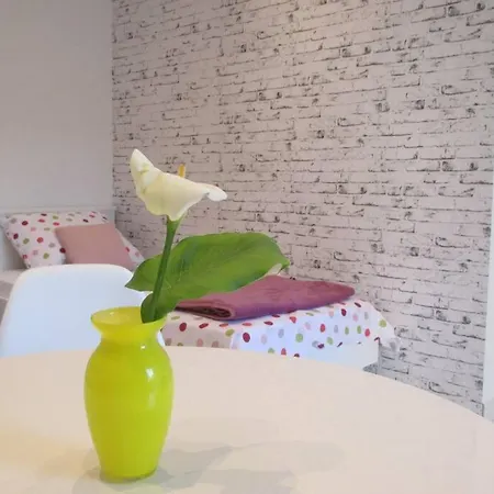 Candy Ap.-near Center,bus,beach+free Parking Place