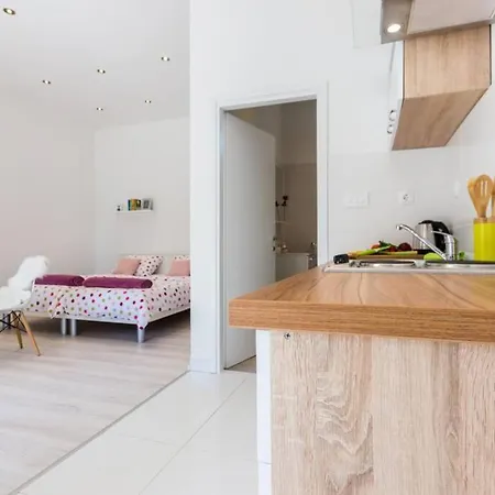Appartement Candy Ap.-near Center,bus,beach+free Parking Place Zadar